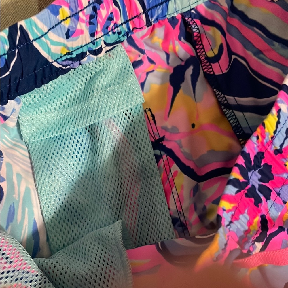 EUC Lilly Pulitzer Pink and Blue Athletic Runaround Shorts - Picture 3 of 7